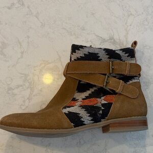 Stylish Tan and Black Women's Ankle Boots